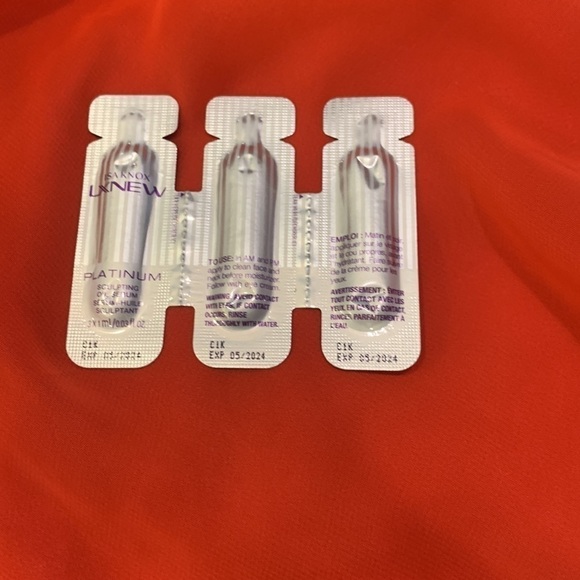 - 10 piece IPSY make up bundle and skin care. - Picture 11 of 11